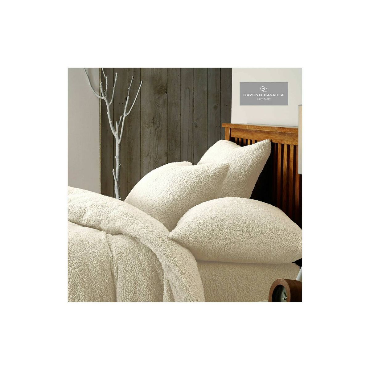 GENERICO - COLCHA PLAZA Y MEDIA DE PELUCHE PELO CORTO