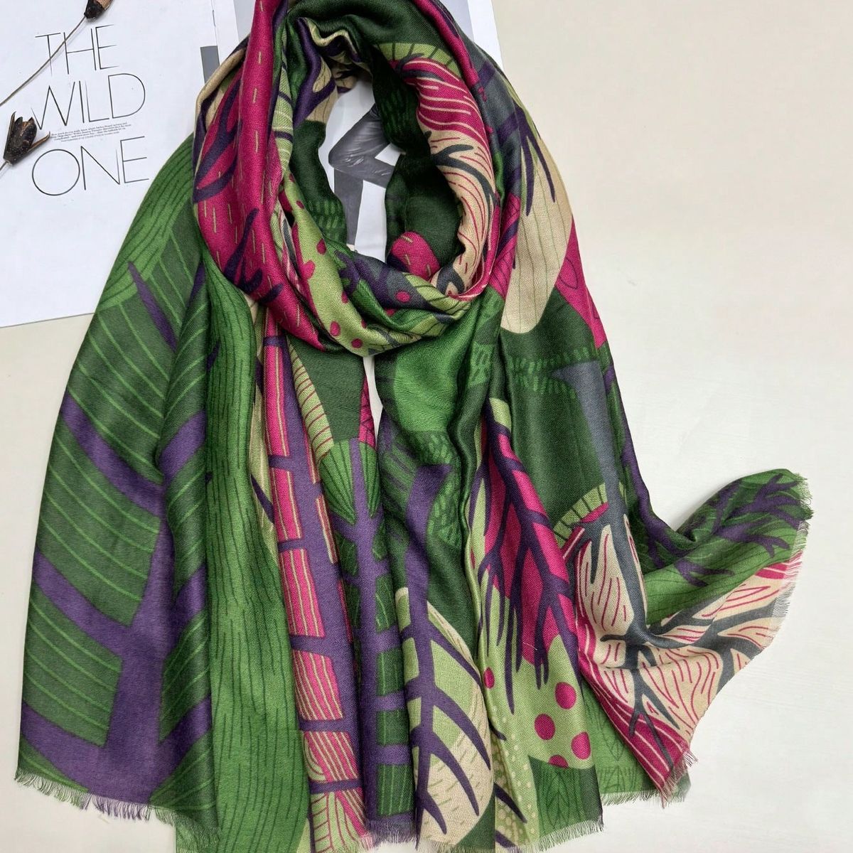 KAST PE - Pashmina de Seda Satinada diseño exclusivo para mujer  Cuento de Hadas