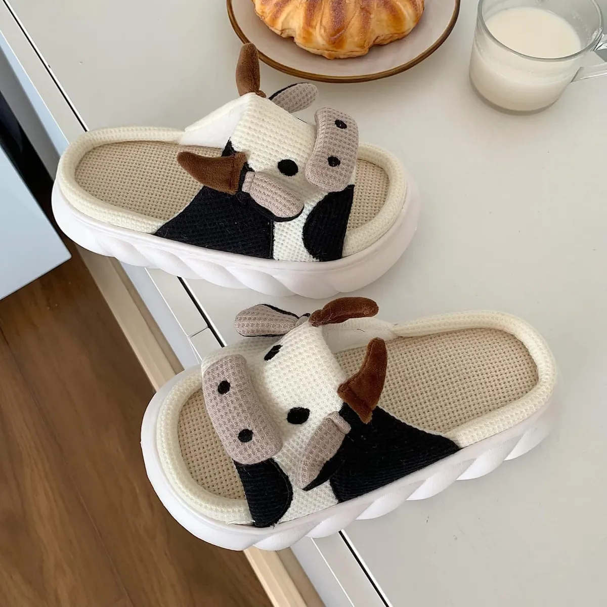 GENERICO - PANTUFLAS MODELO VACA KAWAII