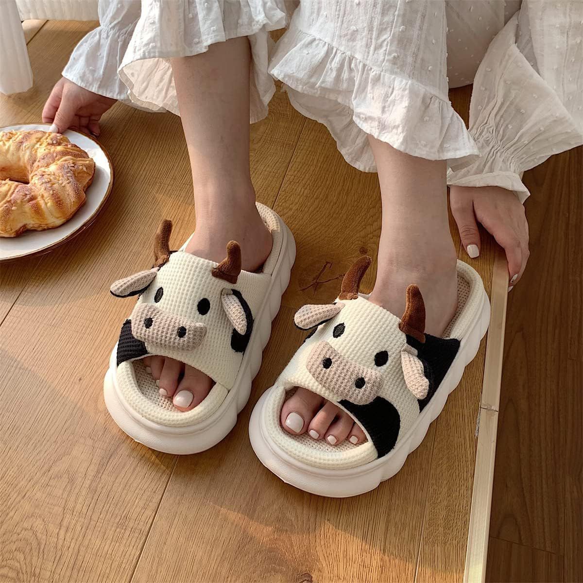 GENERICO - PANTUFLAS MODELO VACA KAWAII