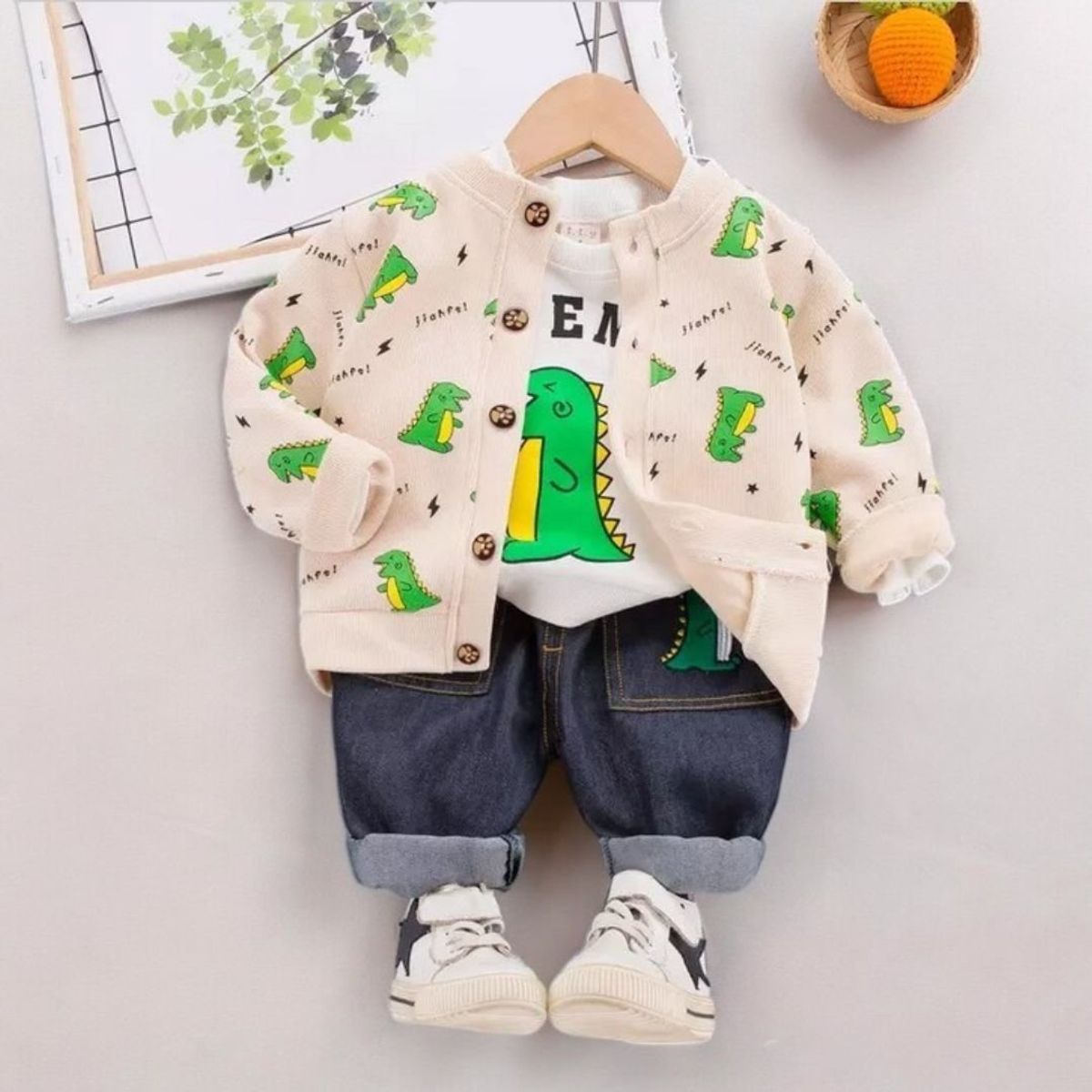 GENERICO - ROPA DE NIÑOS BEBE  MODELO DINOSAURIO -  DE 3 PIEZAS