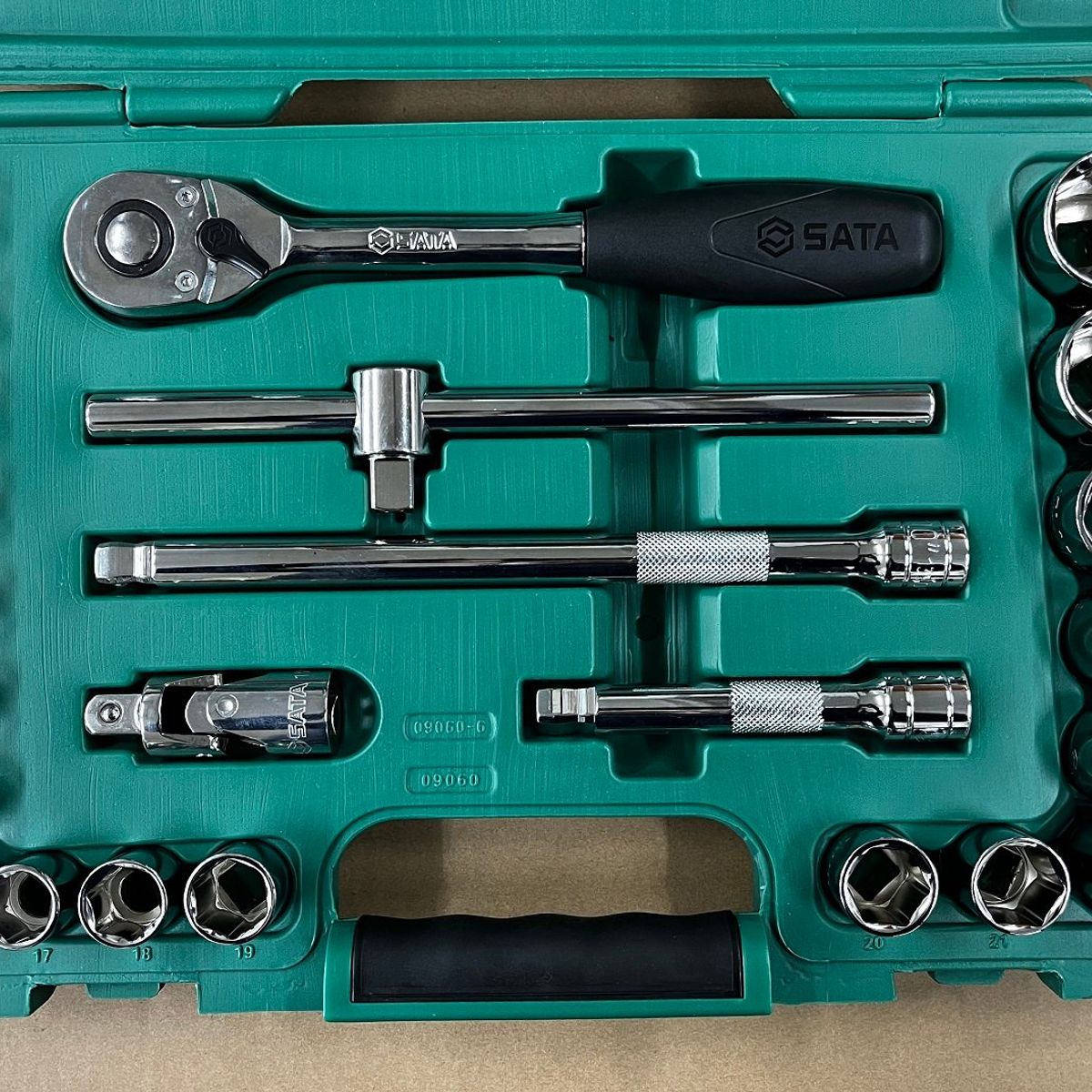 SATA - JUEGO 24 PIEZAS DADOS EN JGO MM 1/2" 9-32MM ST09060-6SJ SATA