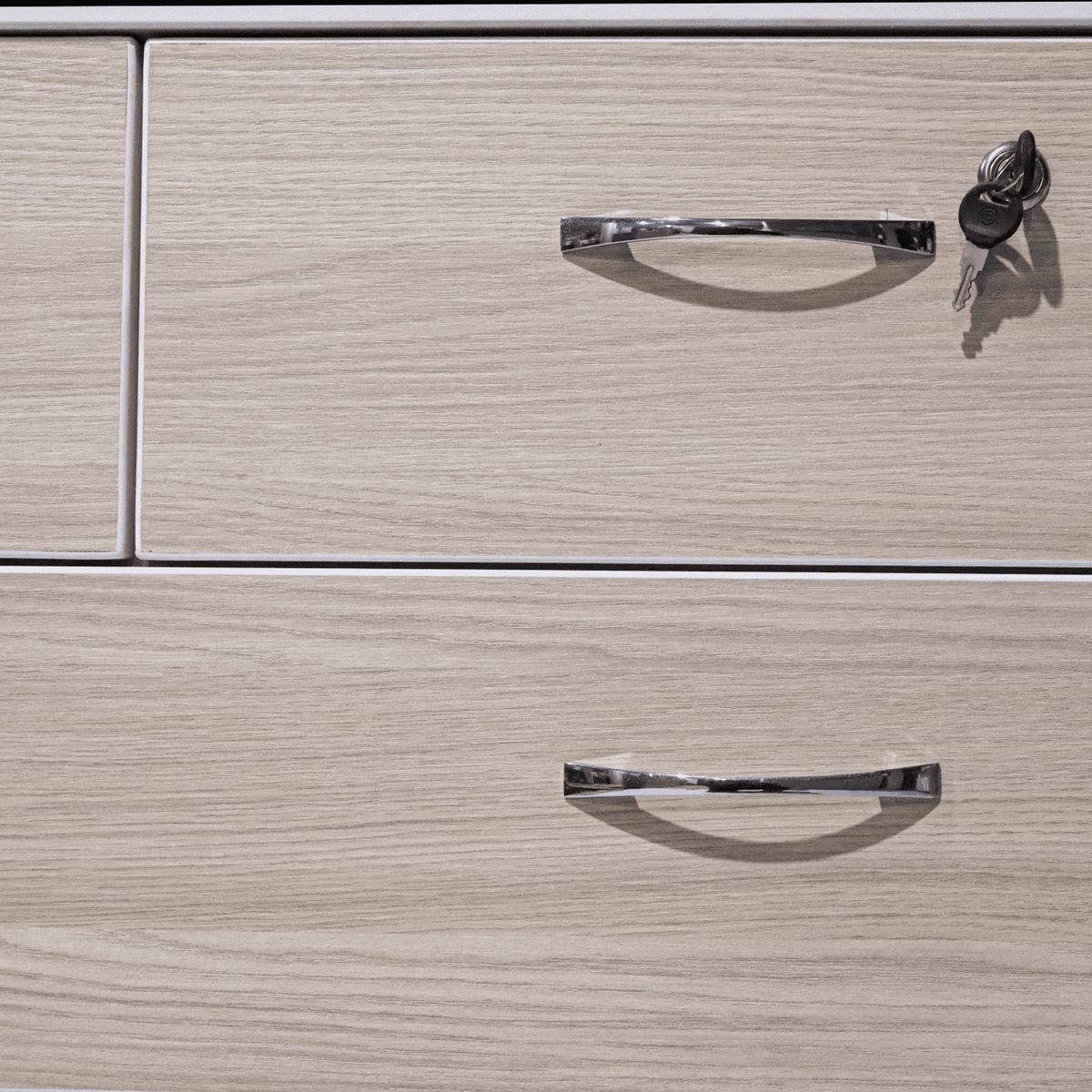 MUEBLES MACRUMO - Cómoda 100cm - 5 Cajones Arena con cajón con seguro - Armado