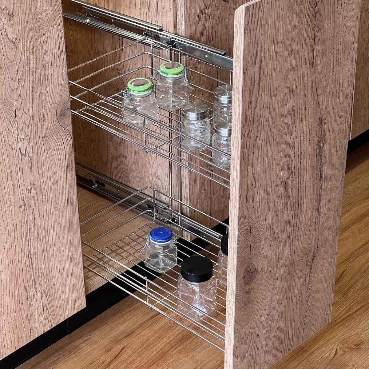 MAS CASA MOBILIARIO Y ACCESORIOS - Botellero condimentero de acero inoxidable módulo 30cm Más Casa Perú