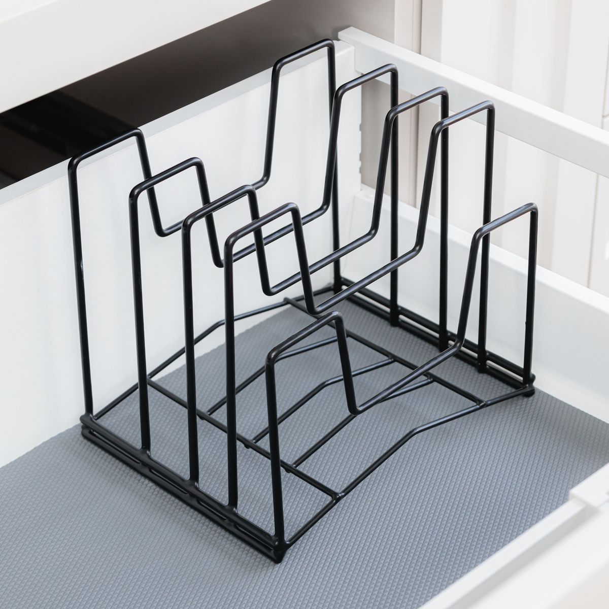 MAS CASA MOBILIARIO Y ACCESORIOS - Soporte para tapas de ollas en color negro Más Casa Perú