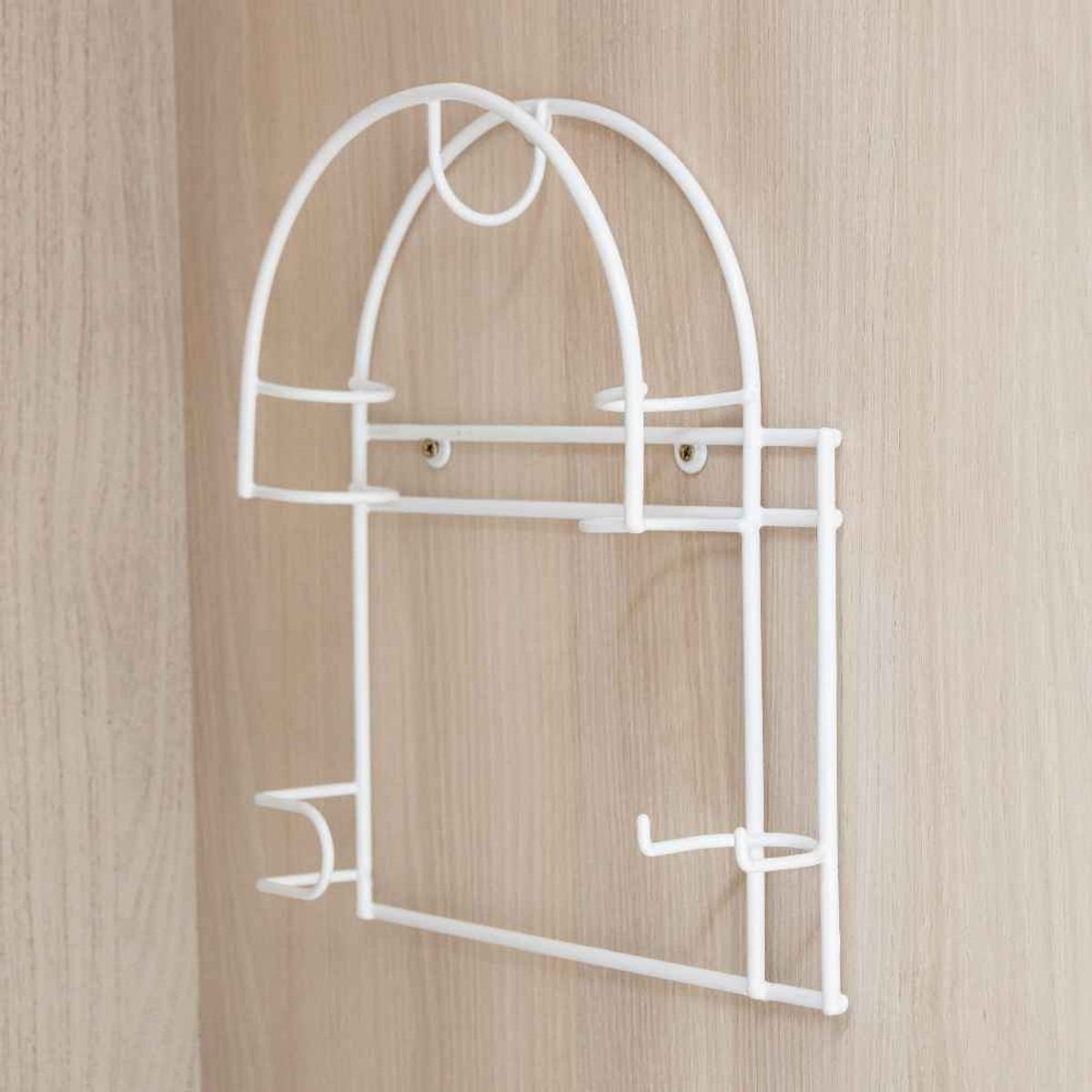 MAS CASA MOBILIARIO Y ACCESORIOS - Soporte en color blanco para tubo de aspiradora Más Casa Perú