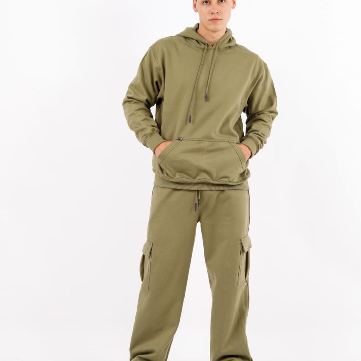 GENERICO - POLERA OVERSIZE URBANA CON CAPUCHA