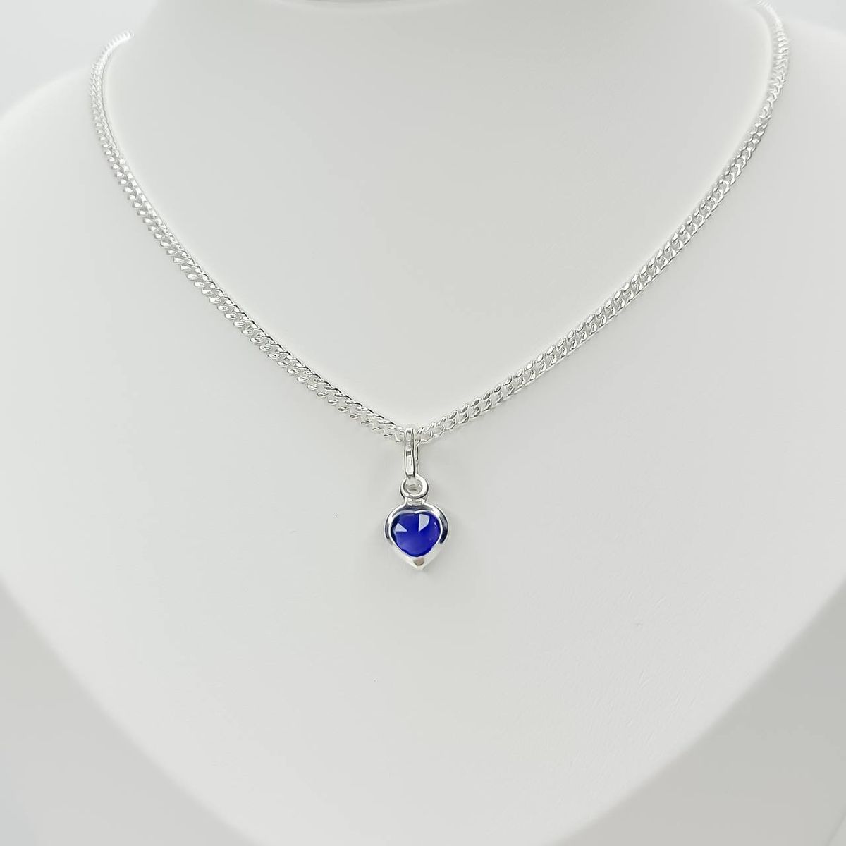 JOYERIA D'PILMER - CADENA DE PLATA CON MINI DIJE DE CORAZON COLOR AZUL