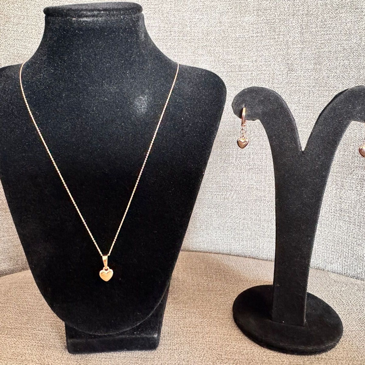 GENERICO - Set collar y aretes corazon pequeño