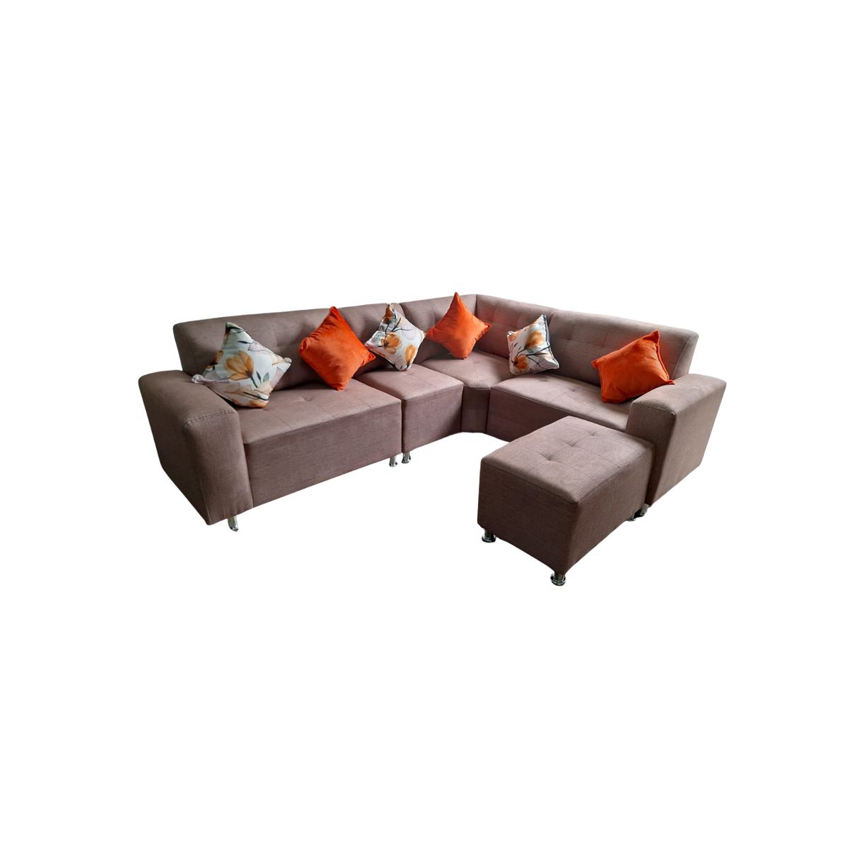 AMOBLART - Seccional Leyva 4 piezas + Banqueta + 6 Cojines - Camel