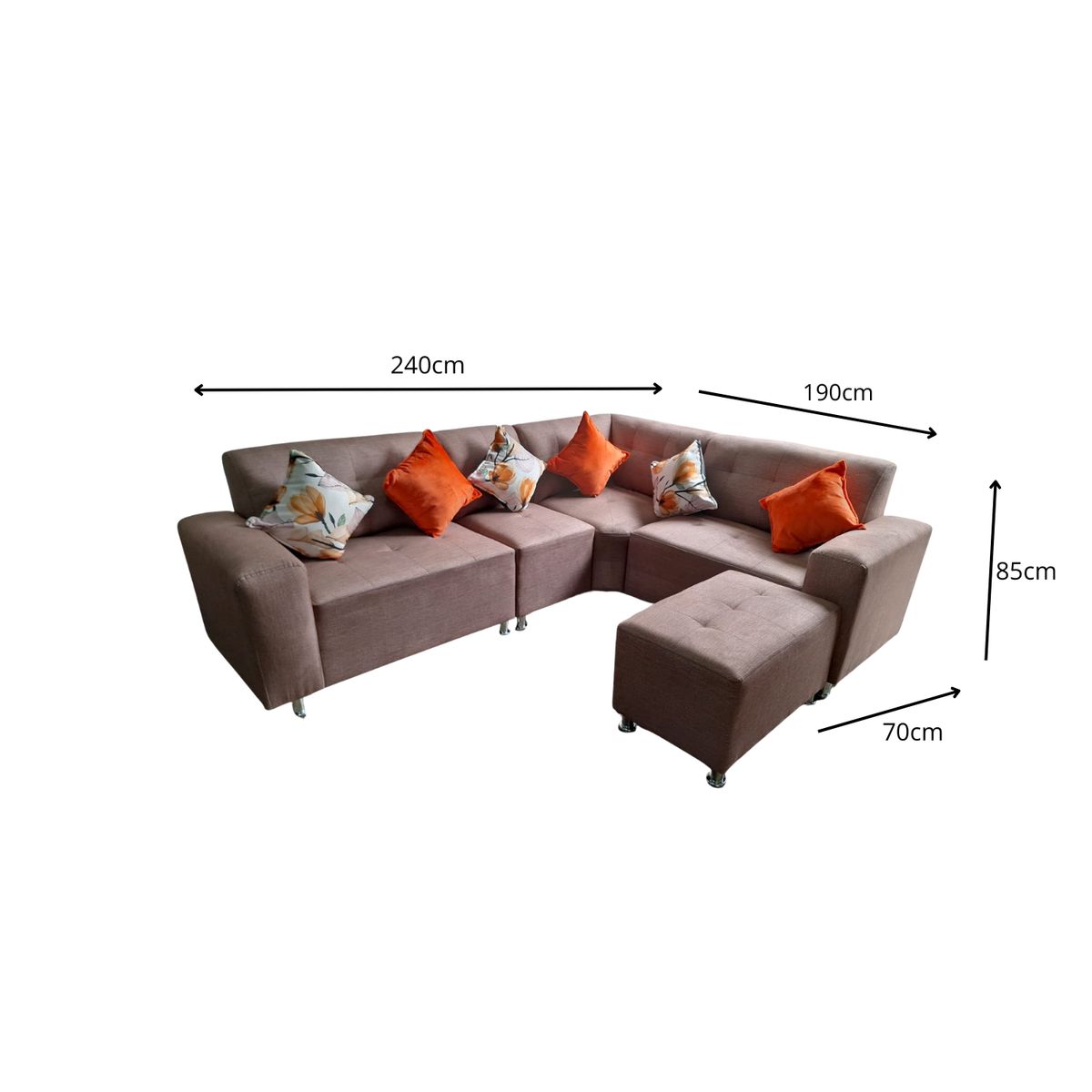 AMOBLART - Seccional Leyva 4 piezas + Banqueta + 6 Cojines - Camel