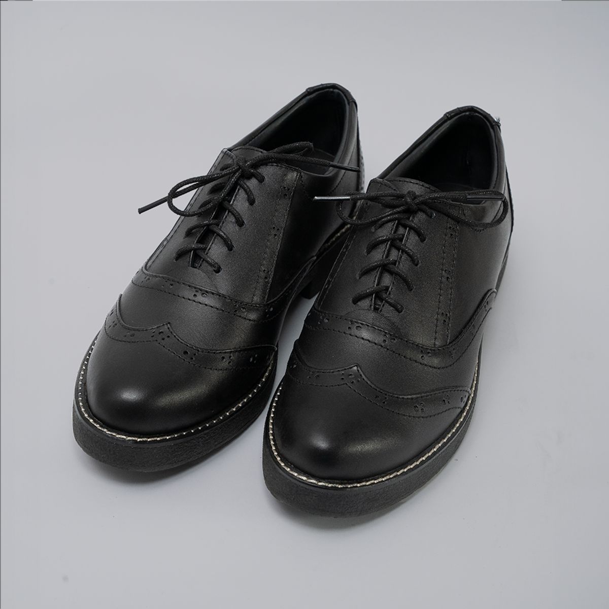 GENERICO - ZAPATOS OXFORD DE MUJER NEGRO_.