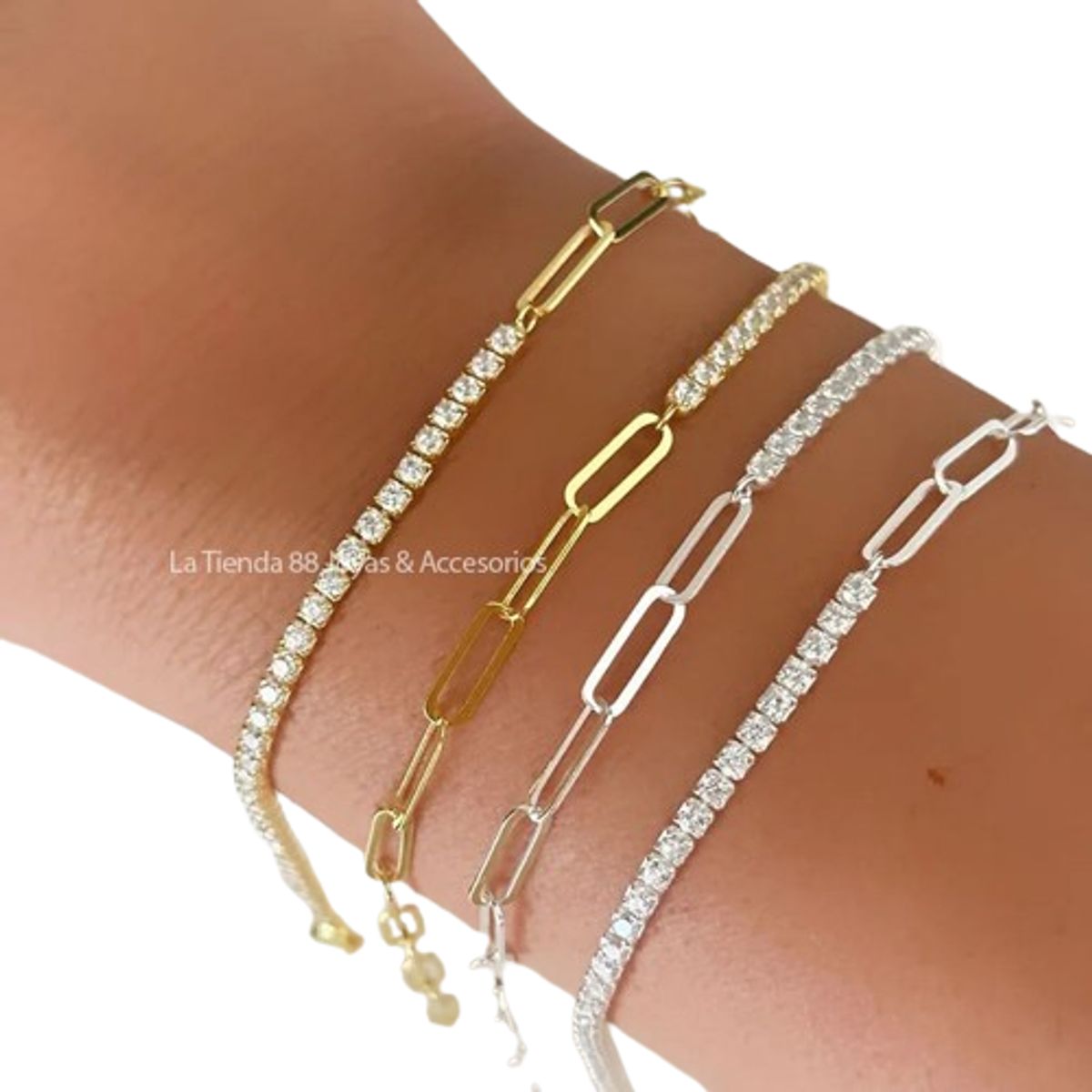 LA TIENDA 88 JOYAS Y ACCESORIOS - La Tienda 88 - Pulsera Brazalete Bañado en Oro de 18k. - Blanco