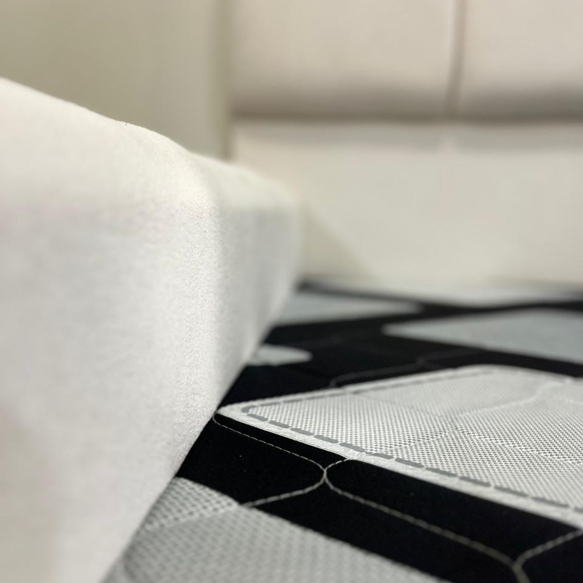 GENERICO - Cama Box Tarima + Cabecera Luxe Beige 1.5 plazas