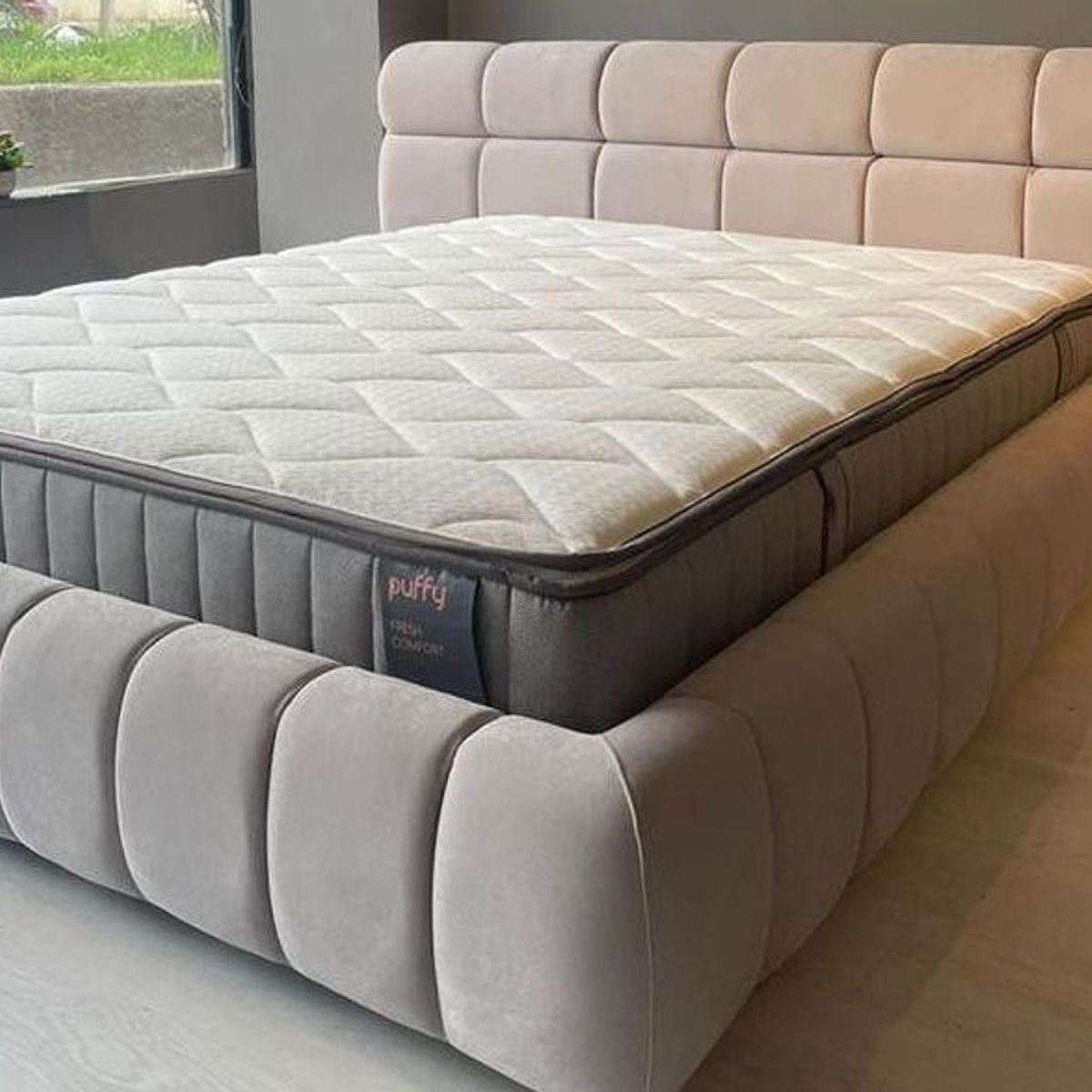 GENERICO - Cama Box Tarima + Cabecera Luxe Beige  King