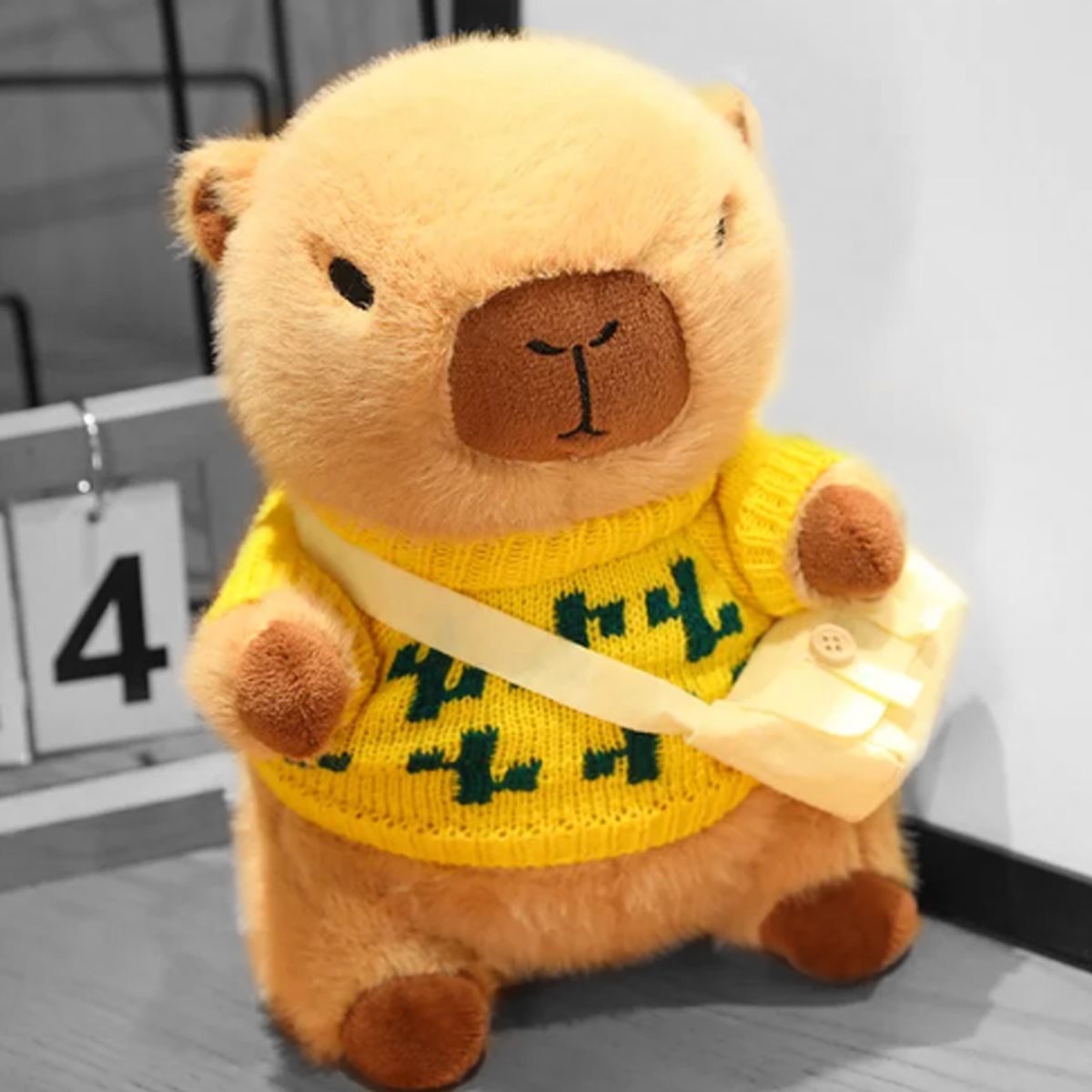 GENERICO - Peluche Capibara Yellow Pine Sweater IP 554273