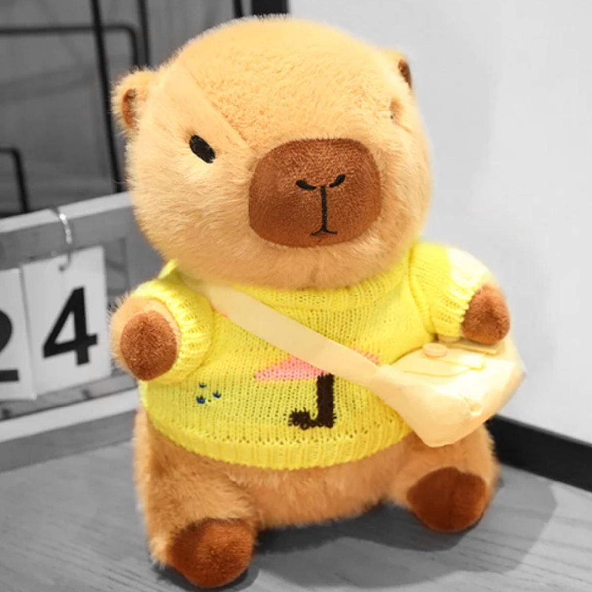 GENERICO - Peluche Capibara Yellow Umbrella Sweater IP 554272