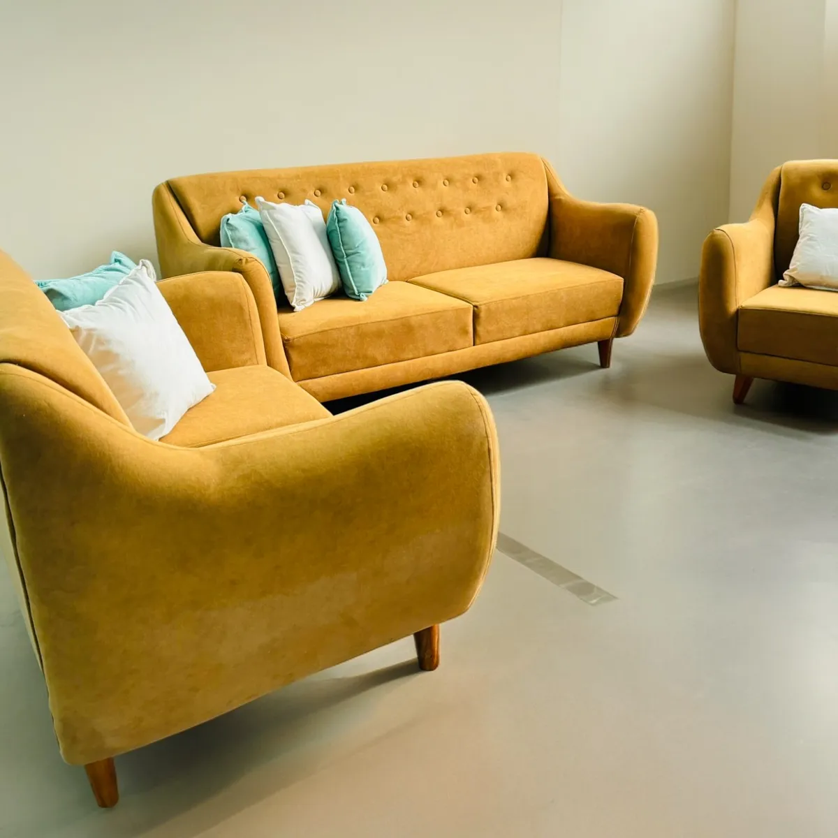 AMOBLART - Seccional Vintage 3 piezas - camello - Tela antifluido