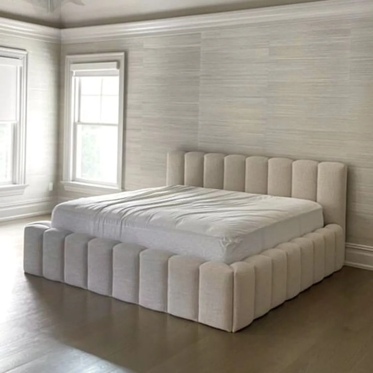 GENERICO - Cama Box Tarima + Cabecera Milo Beige  2 plazas