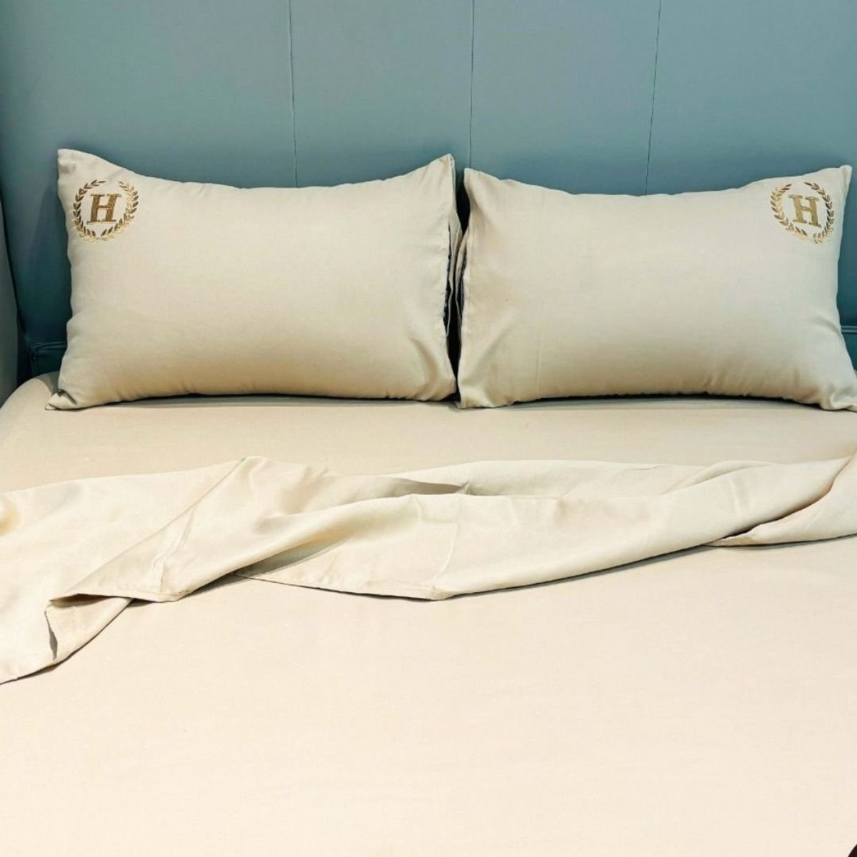 GOLDSUN - JUEGO DE SÁBANAS GOLDSUN COLOR ENTERO DE 2 PLAZAS