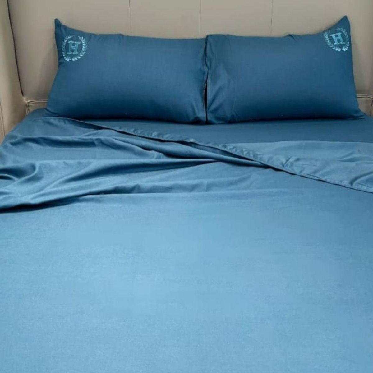 GOLDSUN - JUEGO DE SÁBANAS GOLDSUN COLOR ENTERO DE 2 PLAZAS