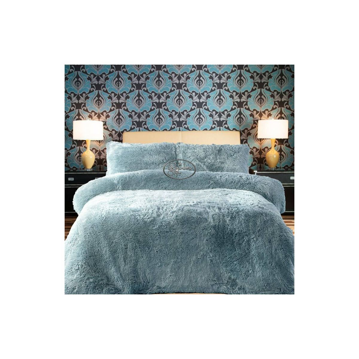 GENERICO - COLCHA Y DOS FUNDAS DE ALMOHADAS 2 PLAZAS DE PELUCHE PELO CORTO CEMENTO