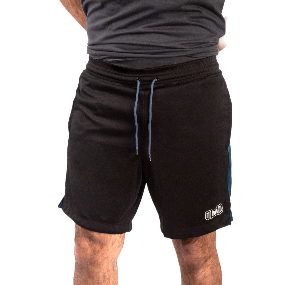 M MUSCLE MUSEUM - Short Deportivo Color Negro con Franja Azul Acero Bolsillos Con Cierre