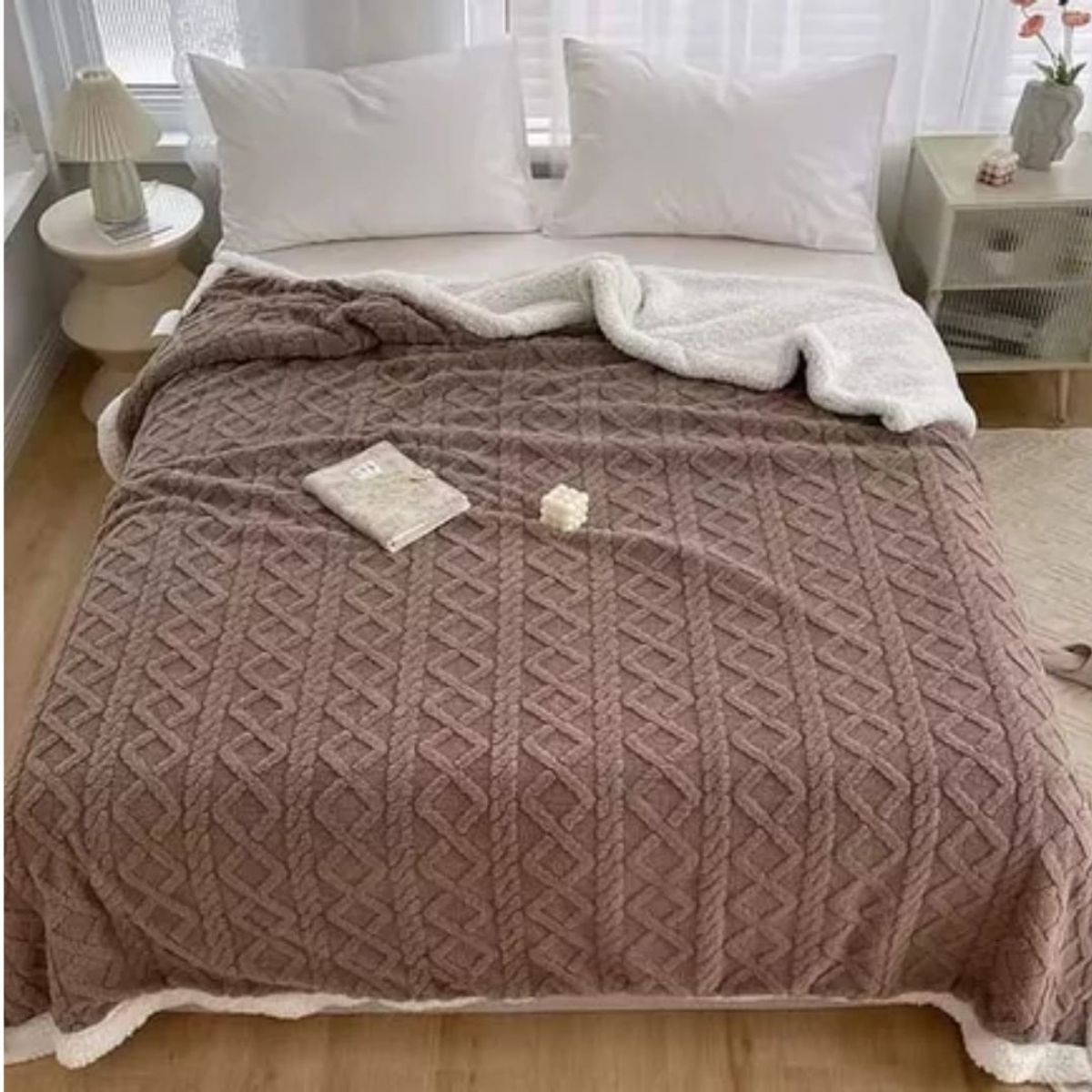 GENERICO - MANTA ANTIALÉRGICA PELUCHÓN CON CARNERO