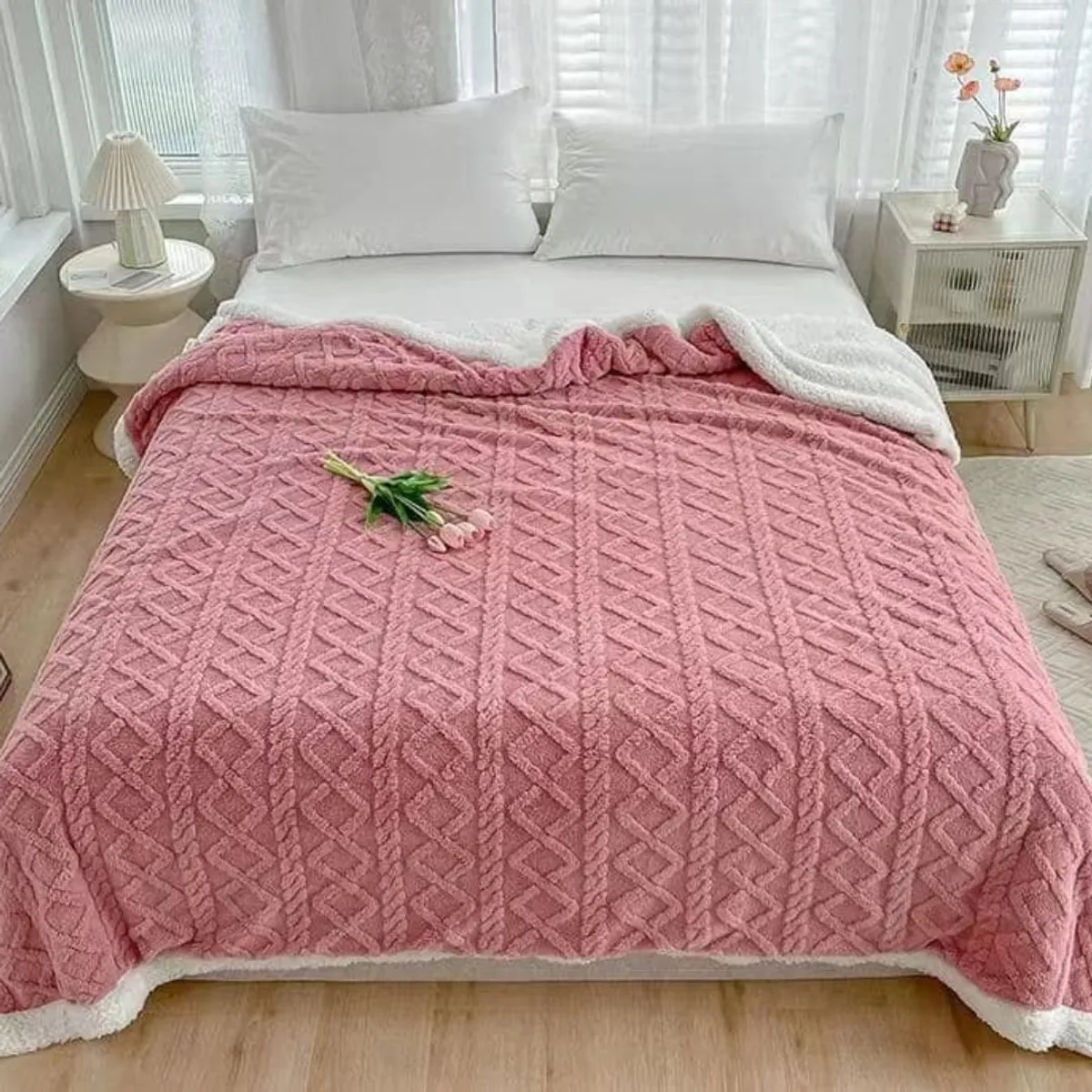 GENERICO - MANTA ANTIALÉRGICA PELUCHÓN CON CARNERO