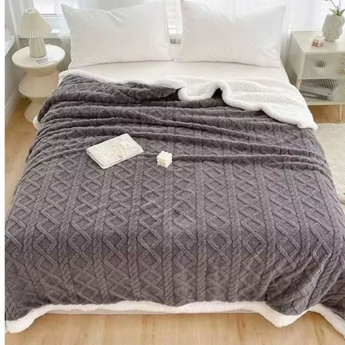 GENERICO - MANTA ANTIALÉRGICA PELUCHÓN CON CARNERO