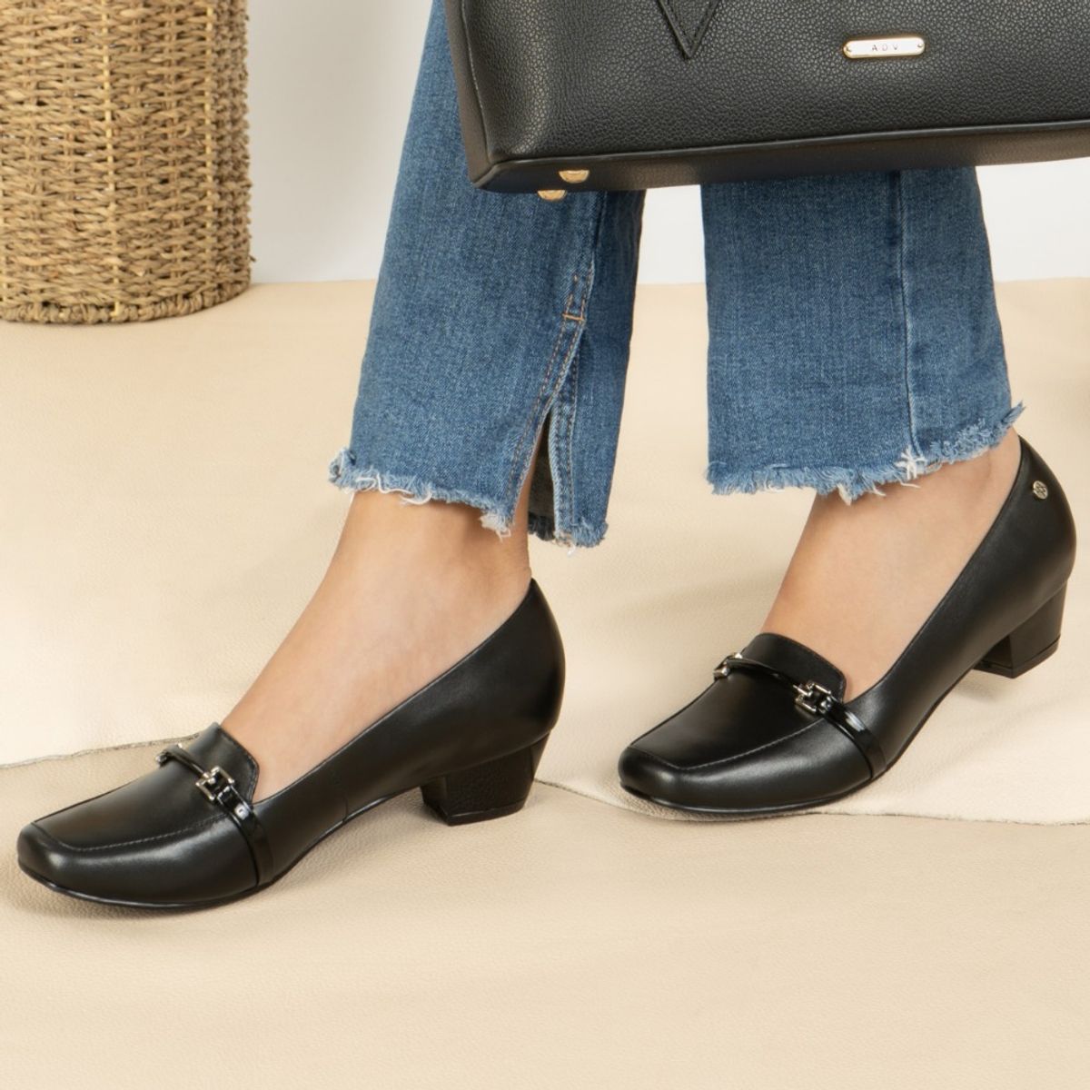 VIALE - Zapato Mocasín Vestir TATI-2424 Negro Viale Cuero