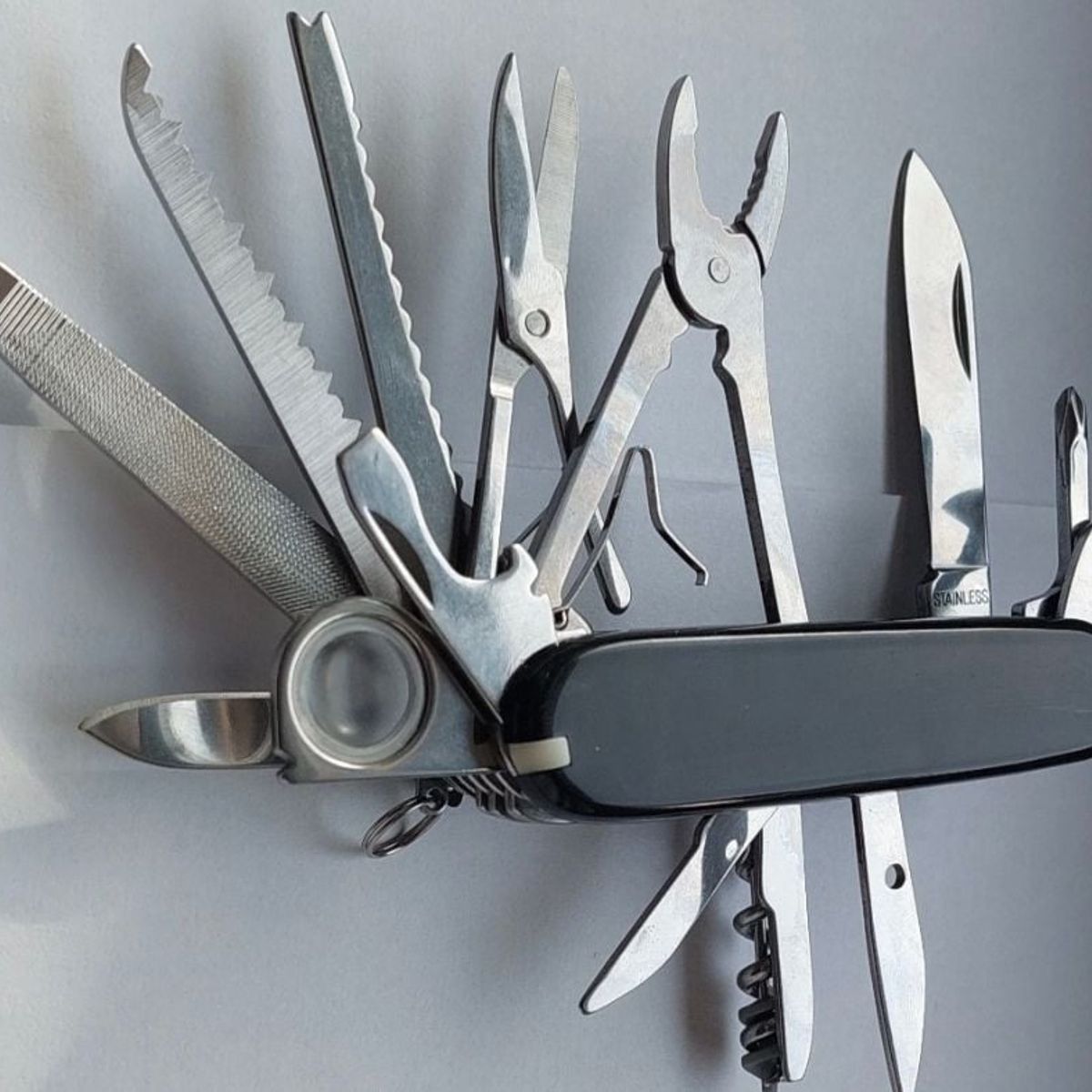 GENERICO - Navaja Multiuso 30 Funciones en 1- Camping, Supervivencia