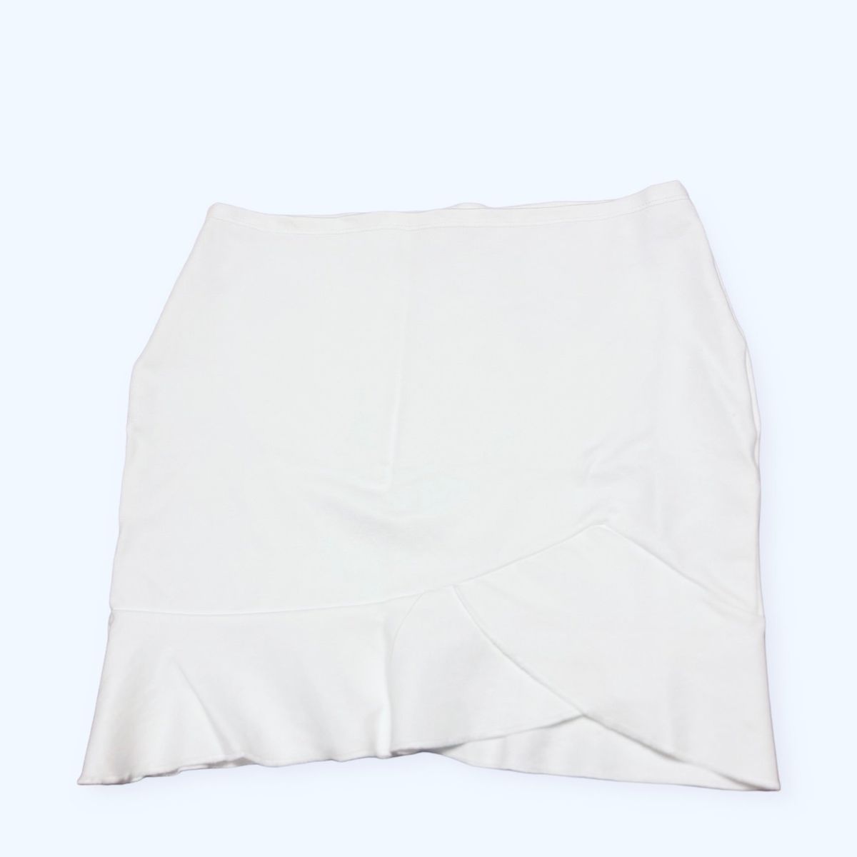 AMA OUTFITTERS - MINIFALDA CON BOBOS STRECH