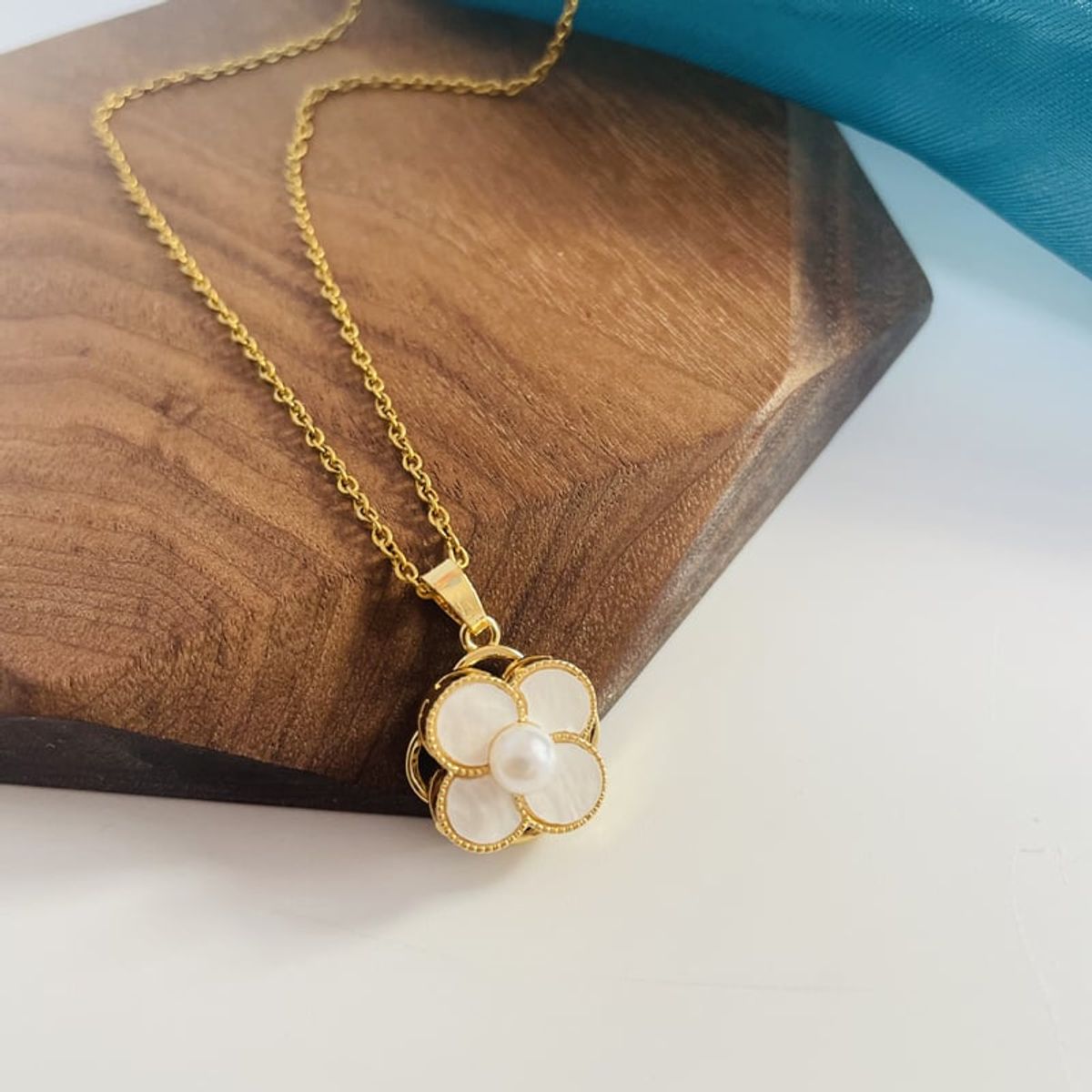 GENERICO - Collar giratorio trebol cuatro hojas con perla