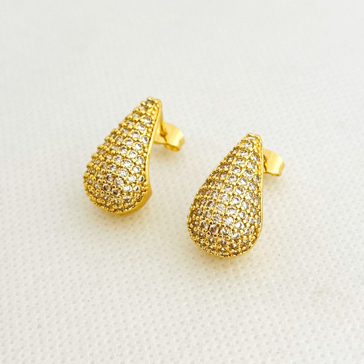 GENERICO - Aretes Acero Gota Cristales 1.5 cm Ancho