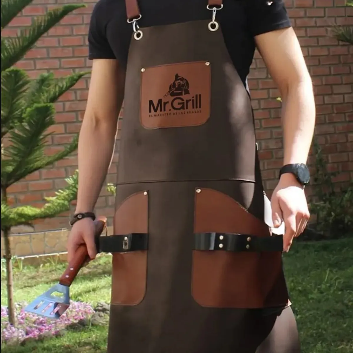 MR GRILL - Mandil Parrillero Cuero Toro Belmont Café