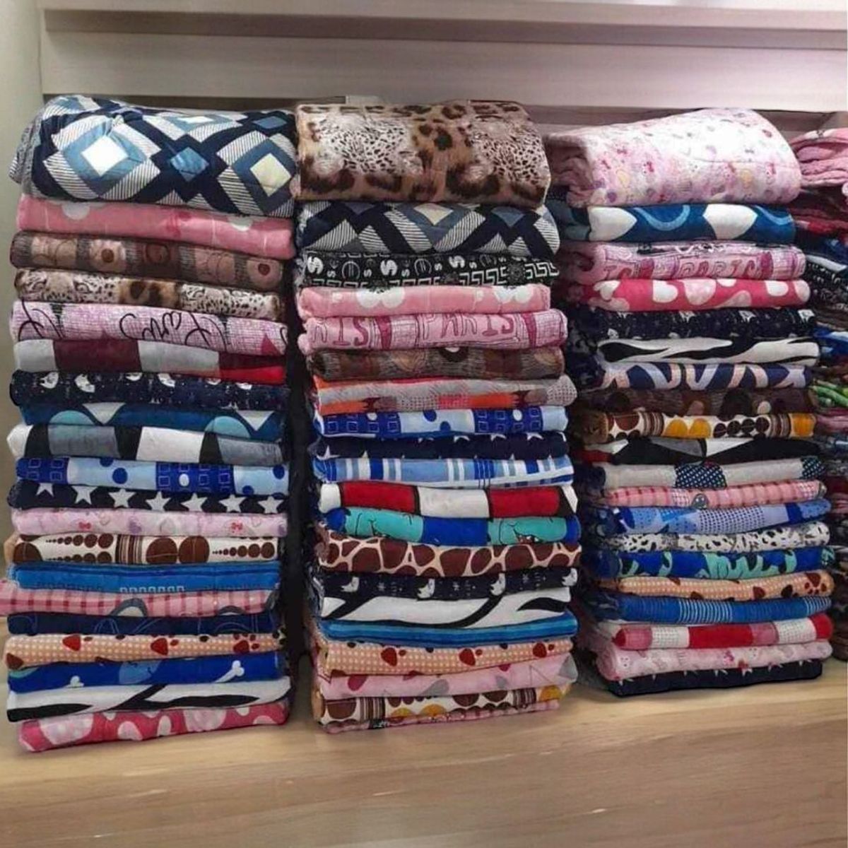 GENERICO - EDREDON  PIEL DURAZNO Y CARNERO DISEÑOS