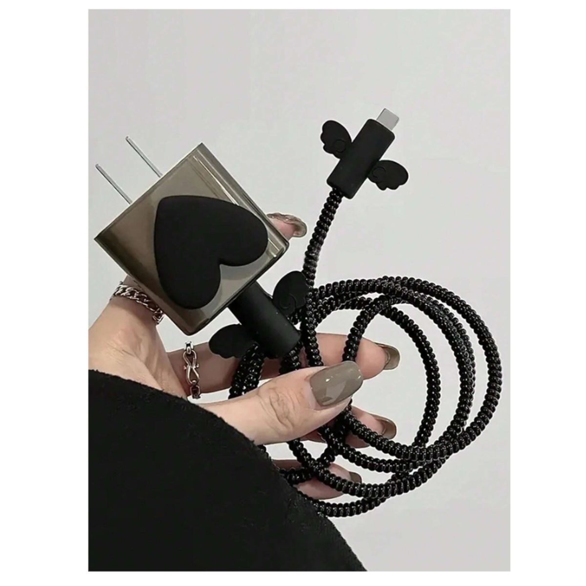 GENERICO - CASE PROTECTOR CORAZON NEGRO CARGADOR DE IPHONE