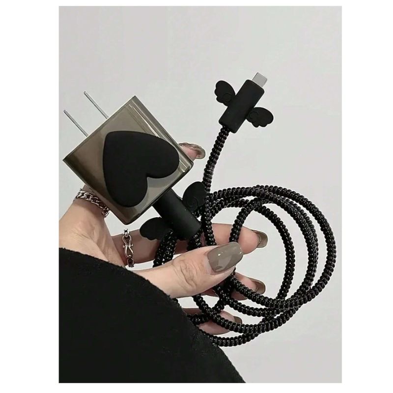 GENERICO - CASE PROTECTOR CORAZON NEGRO CARGADOR DE IPHONE