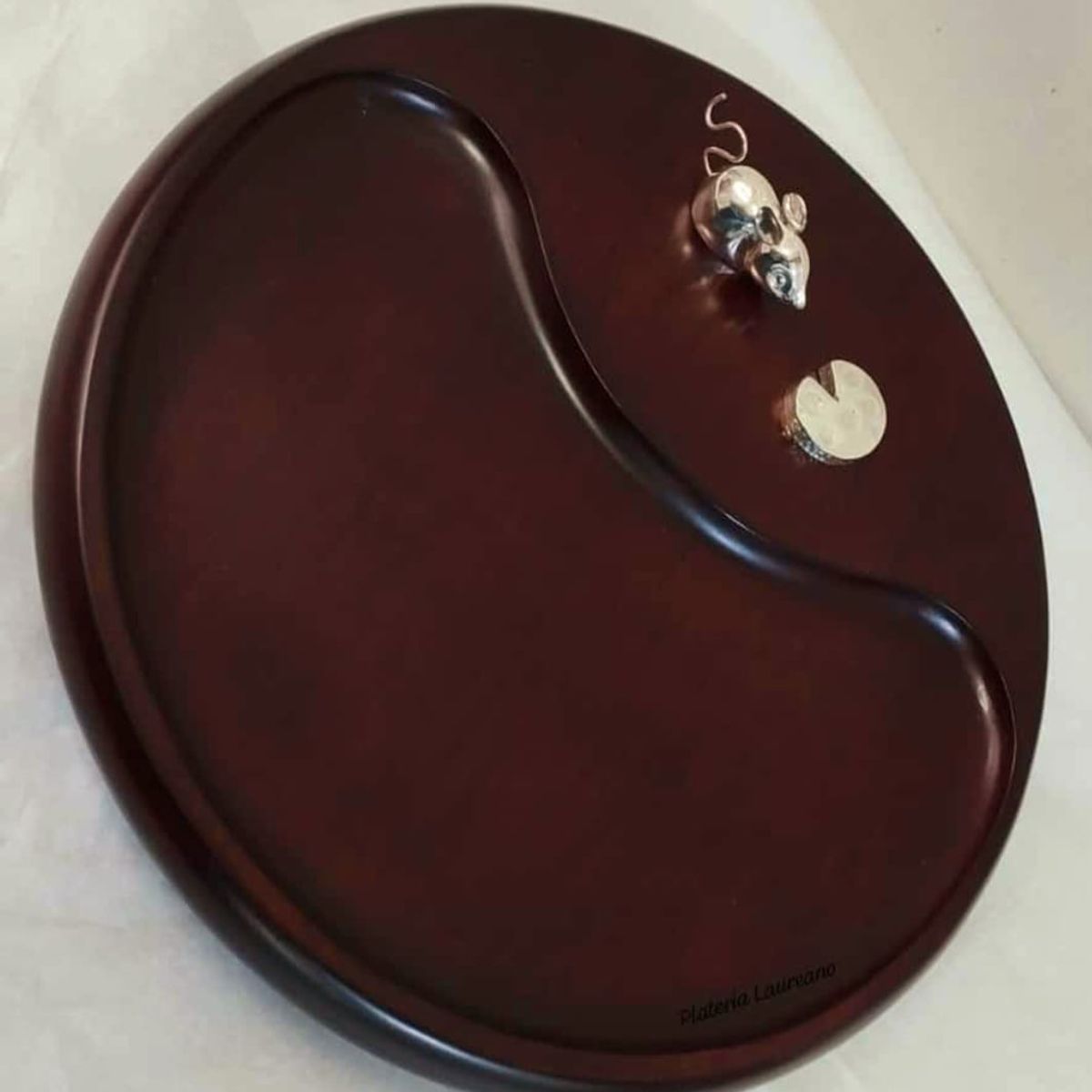 PERUVIANE - Plato de madera para piqueos con raton de plat. 950 de 25 cm