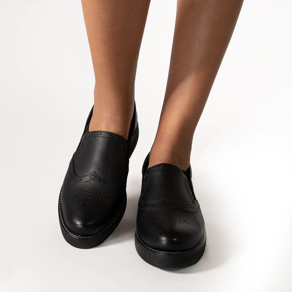 GENERICO - ZAPATOS OXFORD DE MUJER NEGRO_.
