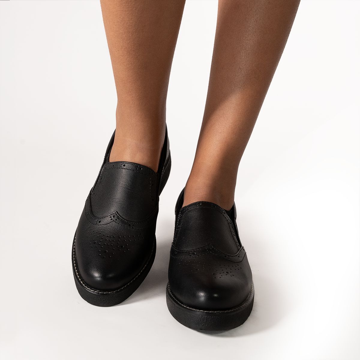 GENERICO - ZAPATOS OXFORD DE MUJER NEGRO_.