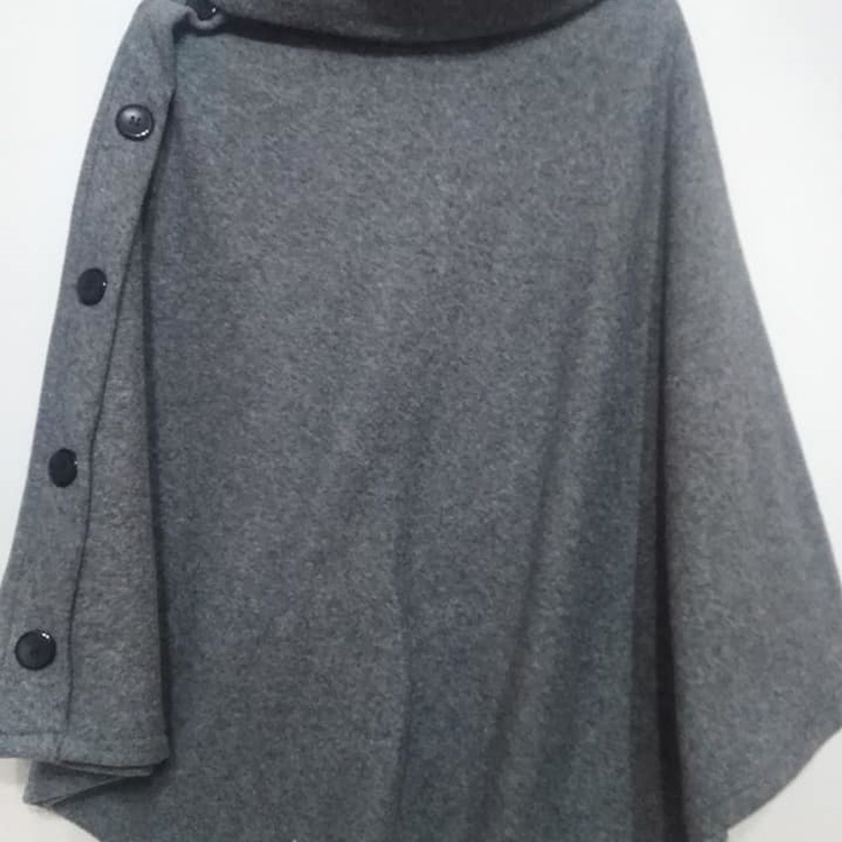 GENERICO - Poncho Mujer - Diseño Valquiria