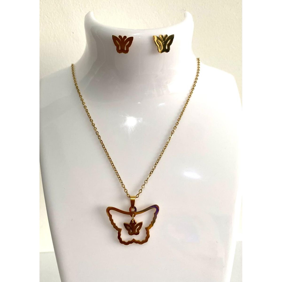 GENERICO - Collar y aretes de mariposa radiante