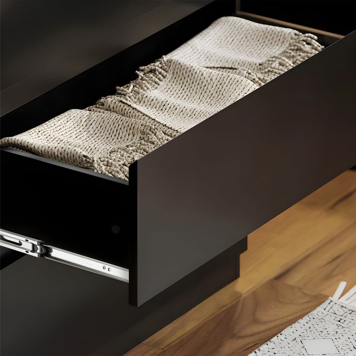 GENERICO - Cómoda Francine 4 Cajones Negro Huk