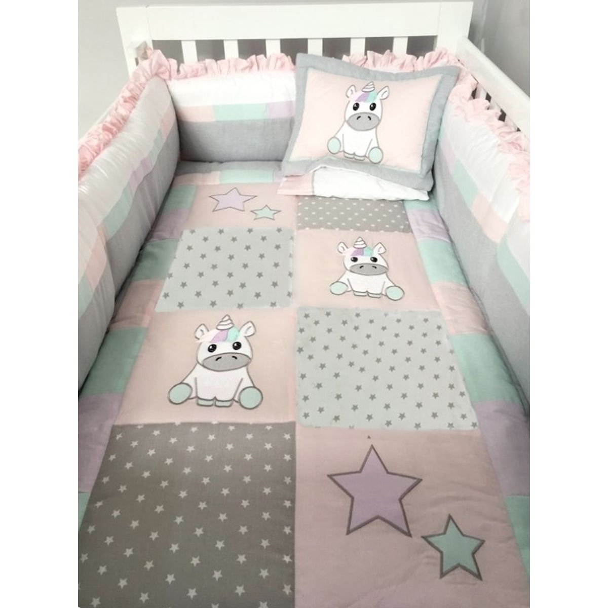 GENERICO - Set De Cuna  -  Diseño Bordado Unicornio bebe y estrellitas