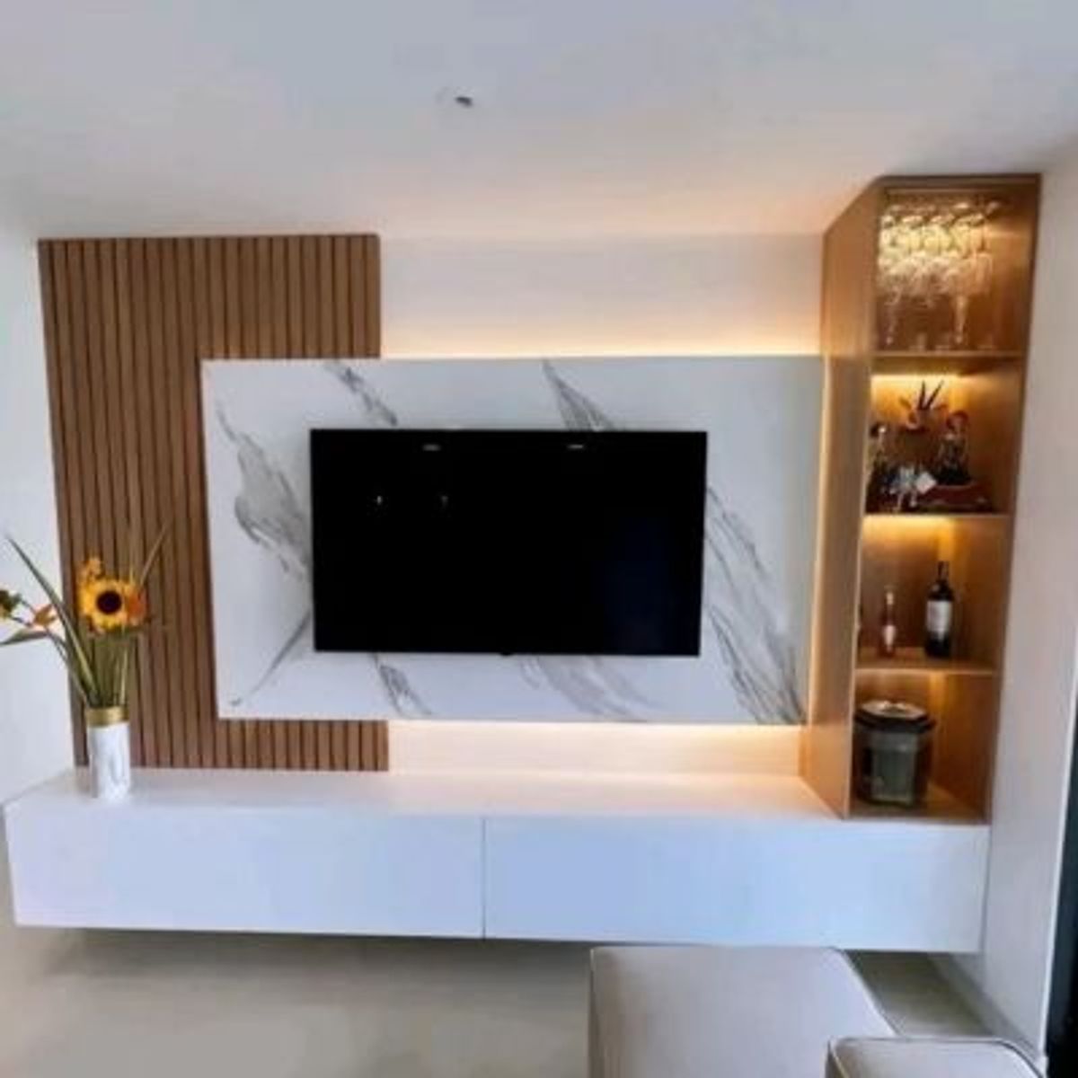 AMUEBLE - Centro de Entretenimiento WALL panel de TV DANY plata melamina