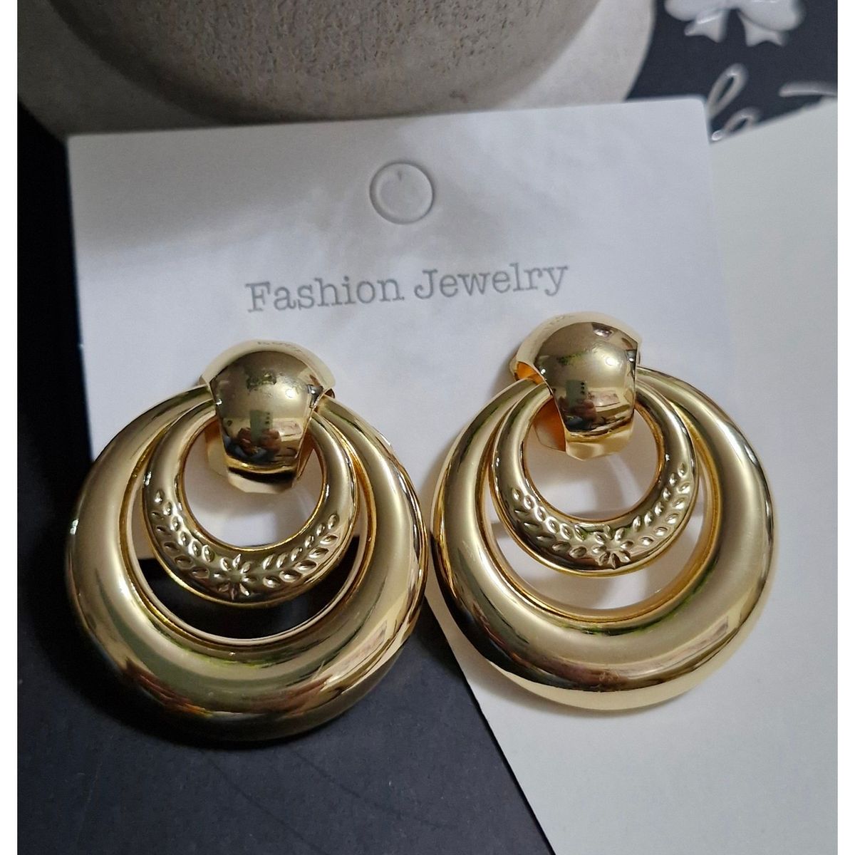 GENERICO - Elegantes Aretes Monet de acero dorado - Chunky