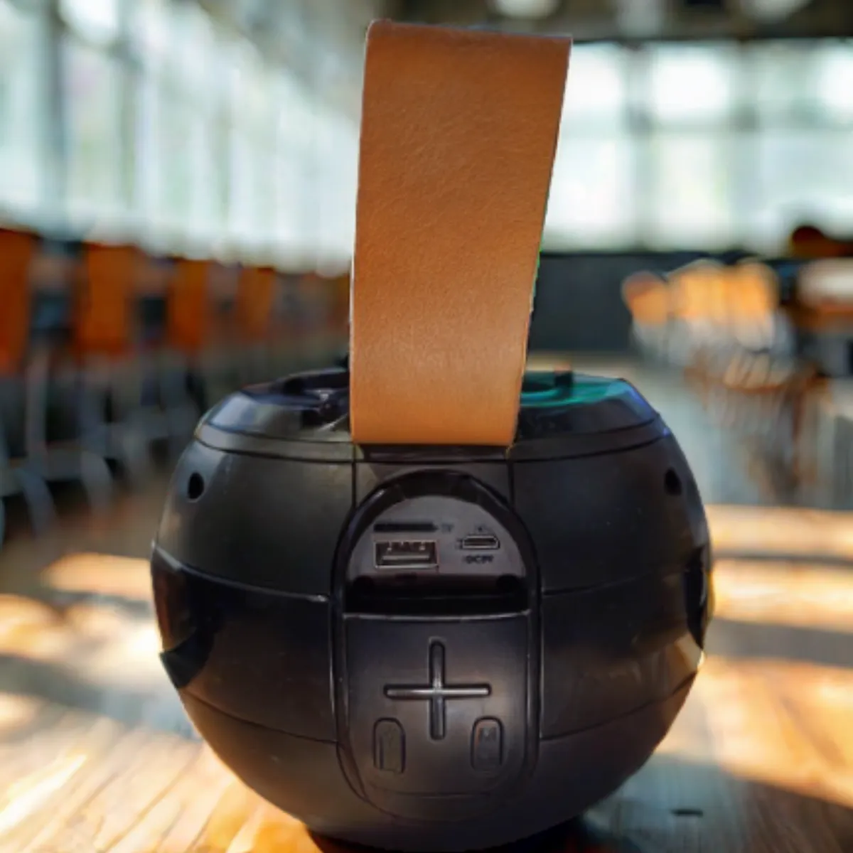 GENERICO - Parlante Inalámbrico con Soporte para Teléfono + Audifonos GRATIS