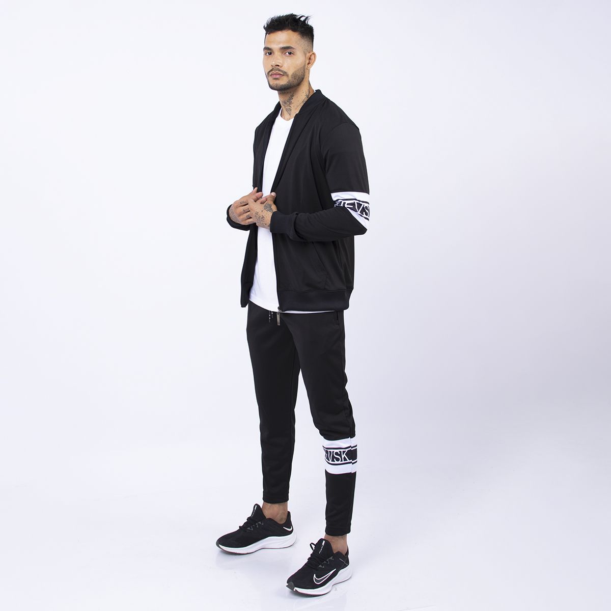 BHEVSK - Casaca deportiva con cierre negra workout